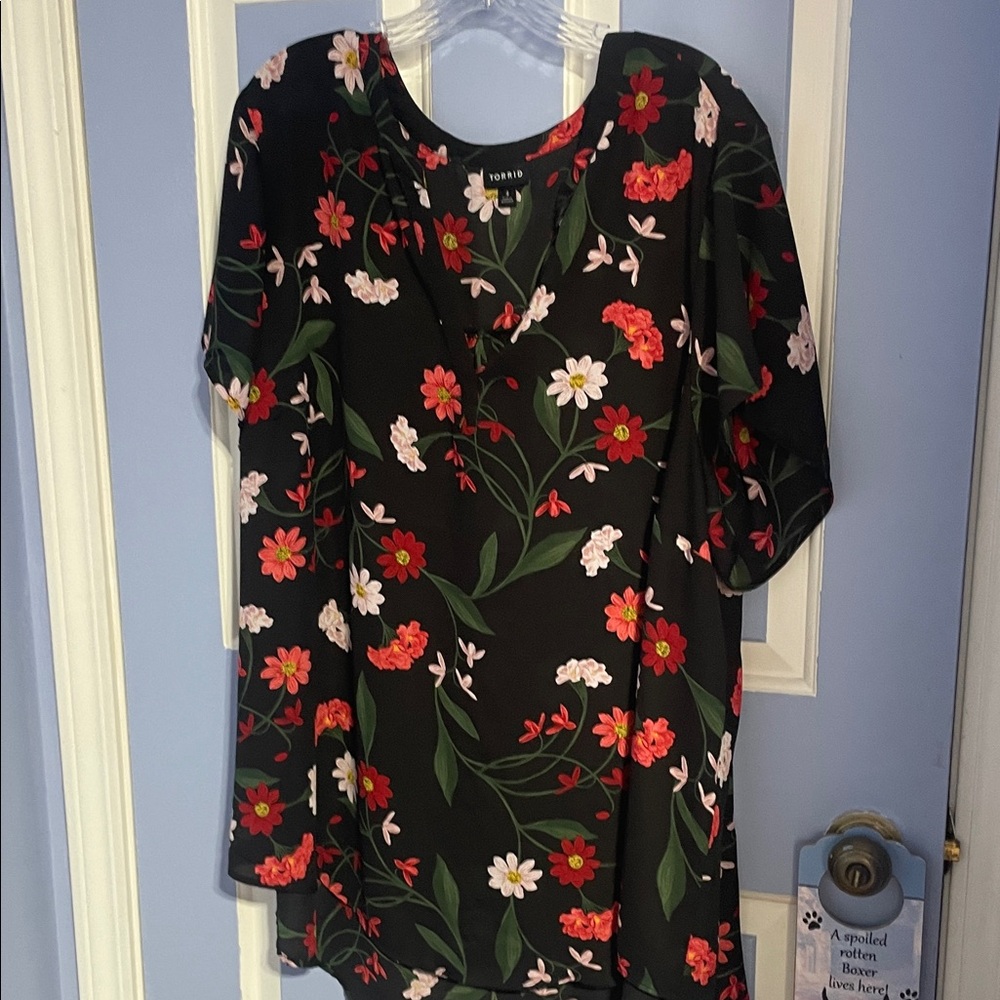 Torrid Black Blouse with Red and White Floral Print